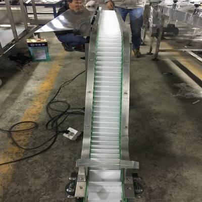 非标定制爬坡机带挡板塑料5935网链提升机小包装轻型物件输送机图4