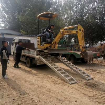 江苏挖机铝合金爬梯钻机跳板拖拉机铝跳板厂家批发销售久达大象牌