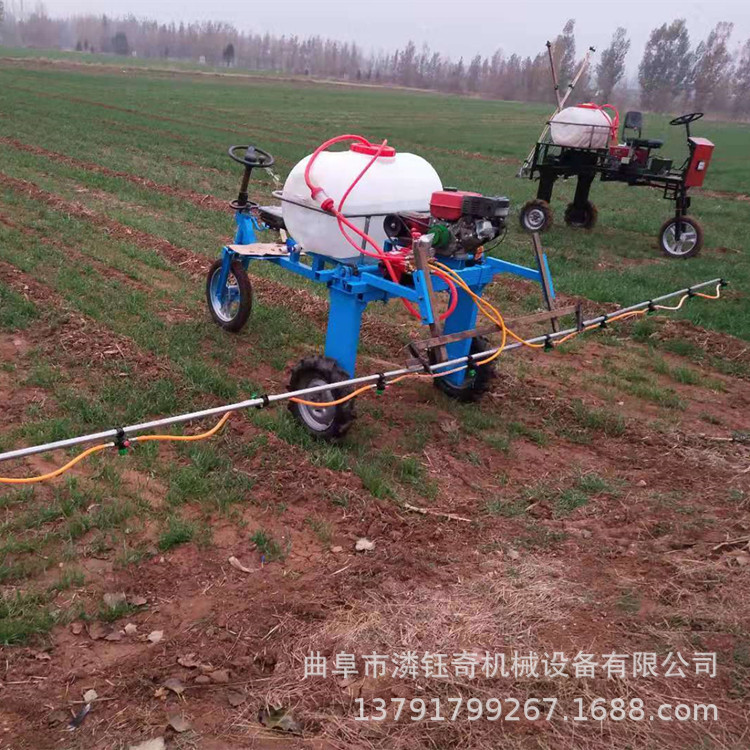 自走式打药机三轮.jpg