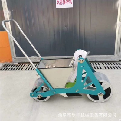 新型种蒜机 多行汽油大蒜种植机 手扶自走一体大蒜播种机图4